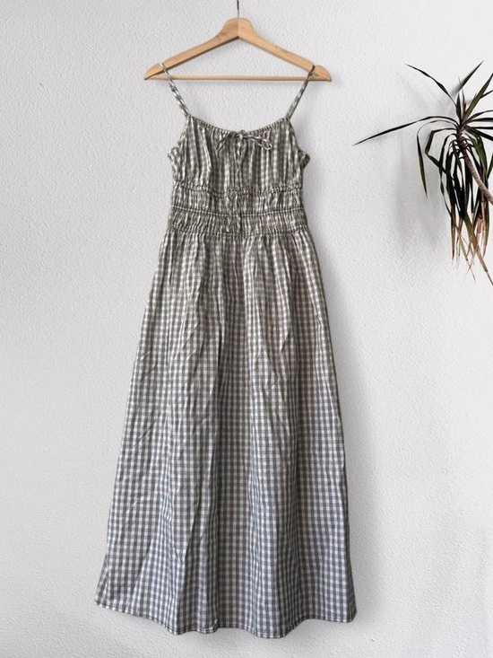 Universal Thread Dresses & Skirts - NWT! Universal Thread Sleeveless Gingham Smocked Midi Dress